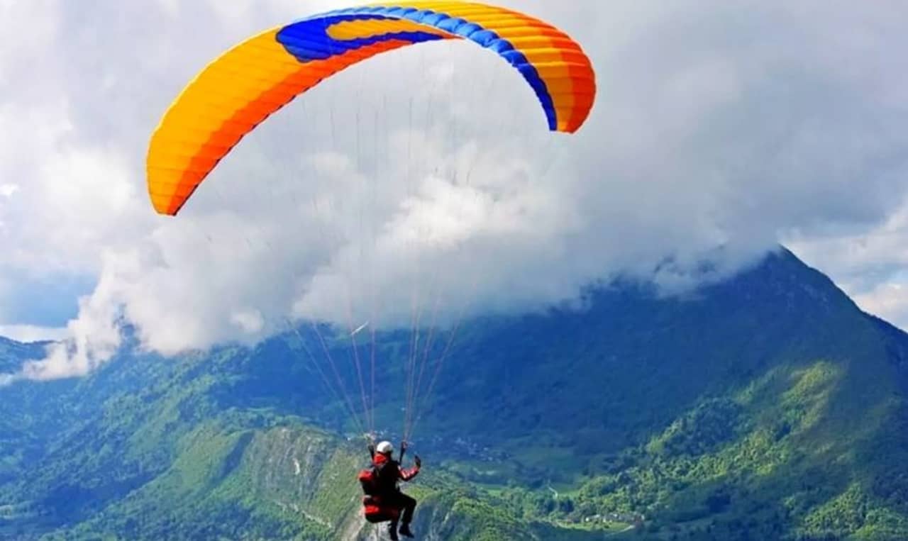 লকডাউন শেষ হওয়ার অপেক্ষামাত্র! তিনদিন ব্যাপী প্যারাগ্লাইডিং ফেস্টে মাতবে হিমাচল প্রদেশ