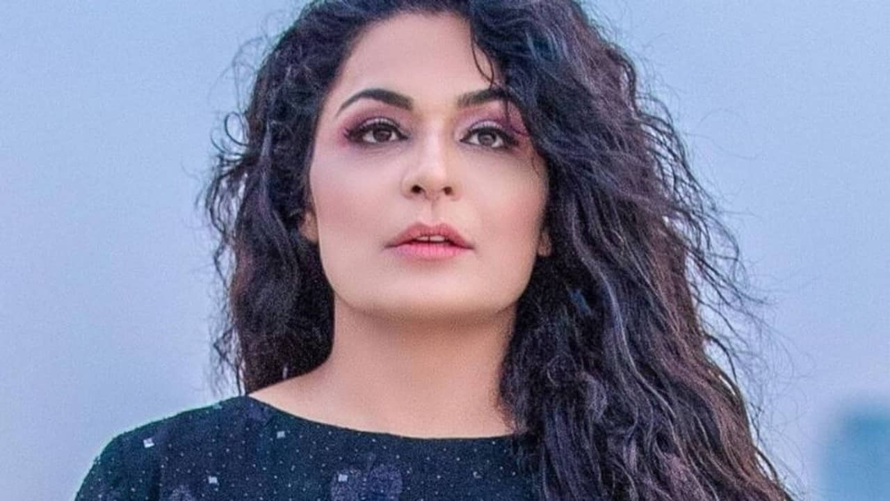 অপহরণ করা হয়েছে মা-কে, প্রধানমন্ত্রীর দ্বারস্থ পাক-অভিনেত্রী