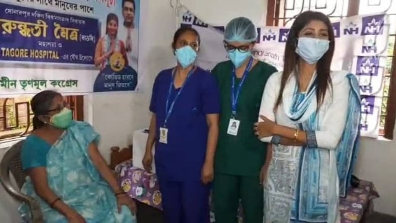 অশীতিপরের জন্য দুয়ারে ভ্যাকসিন চালু করলেন বিধায়ক লাভলী মৈত্র