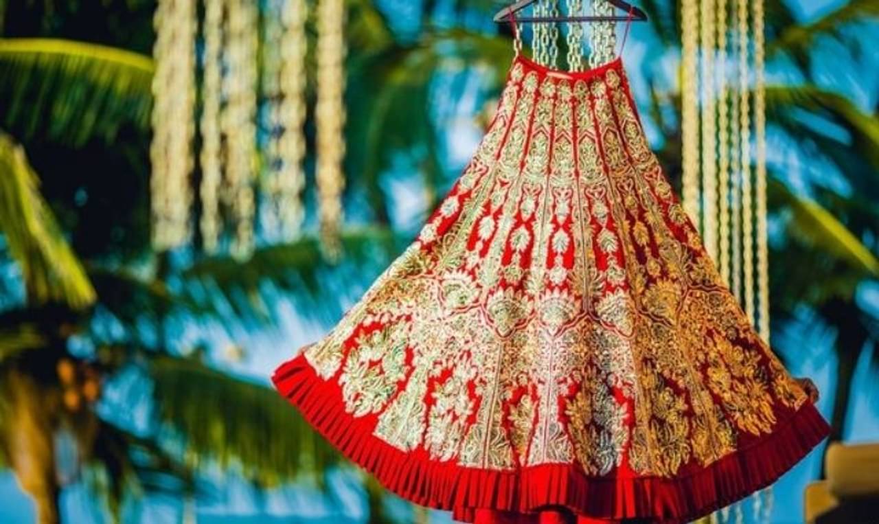 অনলাইনেই কিনতে পারেন বিয়ের লেহেঙ্গা-চোলি! কেনার আগে যে যে জিনিস মাথায় রাখবেন, জেনে নিন