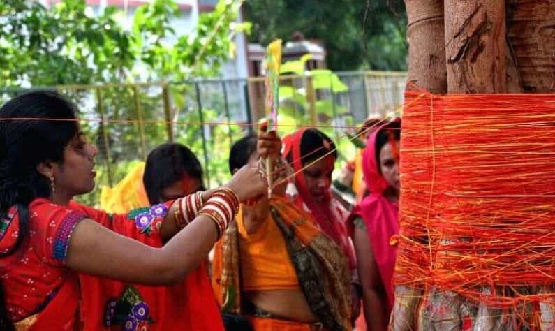 Vat Purnima Vrat 2021: স্বামীর মঙ্গল কামনায় পালিত হয় বট পূর্ণিমা ব্রত! Vat Purnima Vrat 2021: স্বামীর মঙ্গল কামনায় পালিত হয় বট পূর্ণিমা ব্রত!