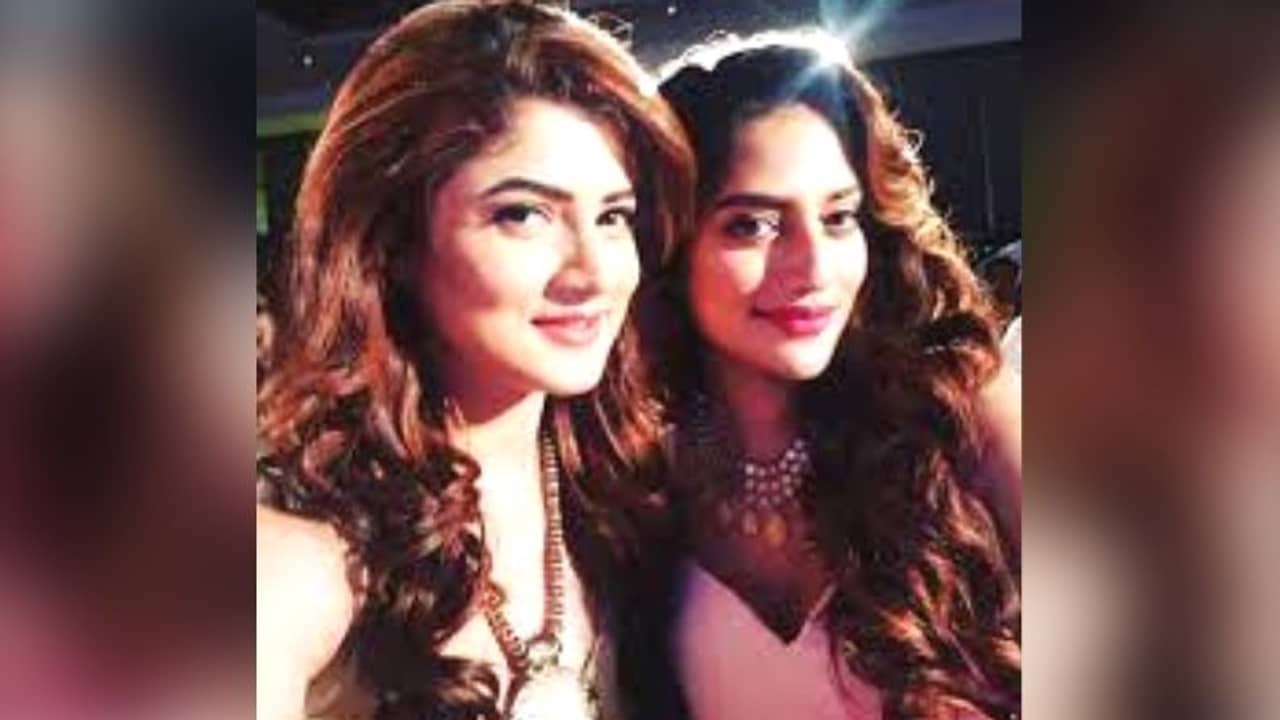 নিজেকে বিশ্বাস করি: লিখলেন নুসরত, শ্রাবন্তীর বিশেষ মন্তব্যে নতুন বন্ধুত্বের ইঙ্গিত?