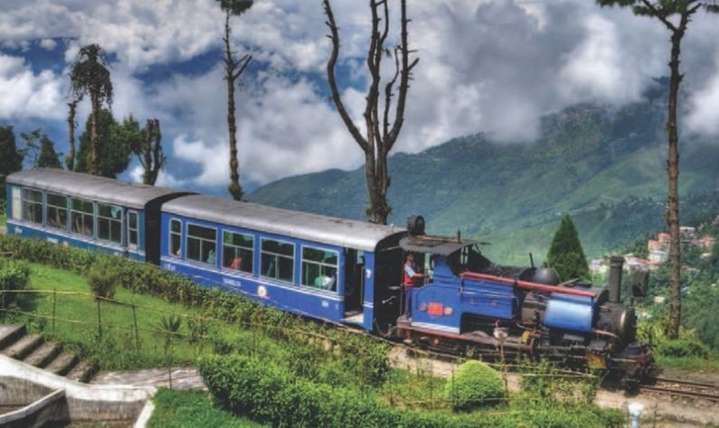 ২৪ ঘণ্টার দার্জিলিং সফরে কী কী দেখবেন, তার গাইড দেওয়া রইল এখানে...