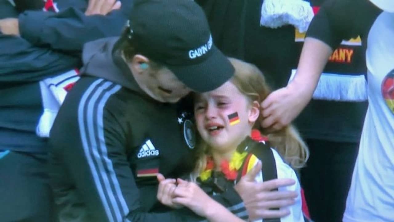 EURO 2020 : জার্মানির হারে গ্যালারিতে কান্না, ছবি ভাইরাল মুহূর্তে