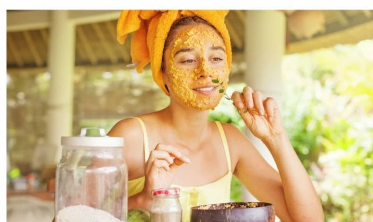 বর্ষায় ত্বক সুস্থ রাখতে এই ৪ প্রাকৃতিক ফেস প্যাক দারুণ উপকারী