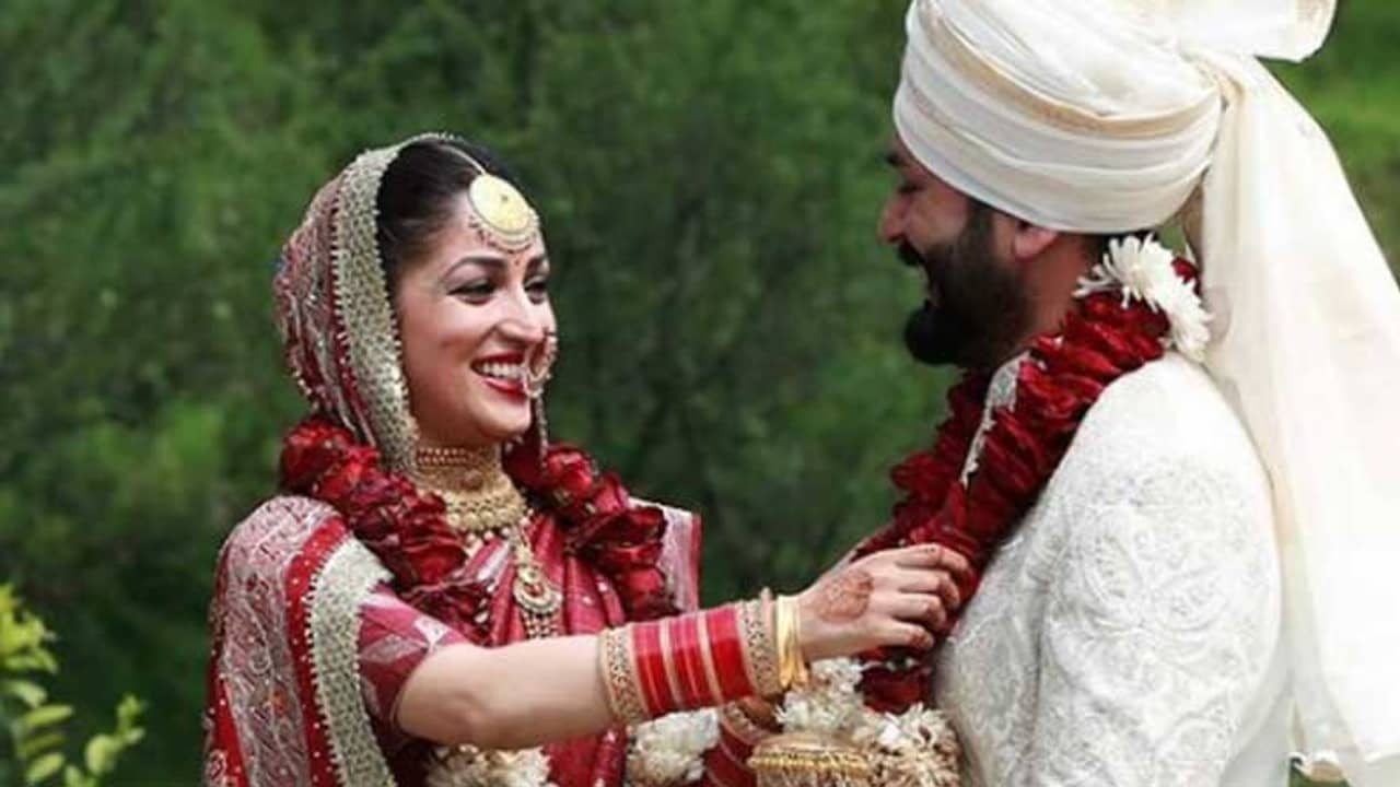 মায়ের শাড়ি পরে বিয়ে করলেন ইয়ামি, আপনিও চাইলে কী কী মনে রাখবেন?