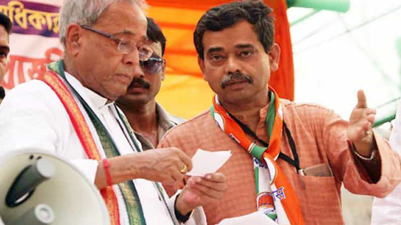 'আমি কিছু বলিনি...', টুইট 'ডিলিট' করে জল্পনা আরও বাড়ালেন প্রণব-পুত্র 'আমি কিছু বলিনি...', টুইট 'ডিলিট' করে জল্পনা আরও বাড়ালেন প্রণব-পুত্র