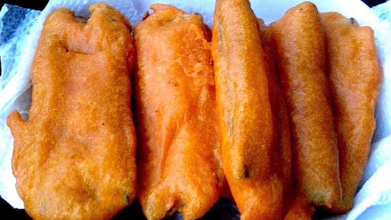 বেসন নয়, ময়দা দিয়ে তৈরি করুন বেগুনি