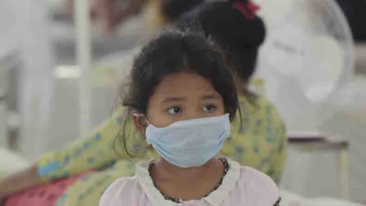 আক্রান্ত হওয়া ৬ সপ্তাহ পরও জ্বর আসছে শিশুদের, বিশেষ পর্যবেক্ষণ স্বাস্থ্য মন্ত্রকের