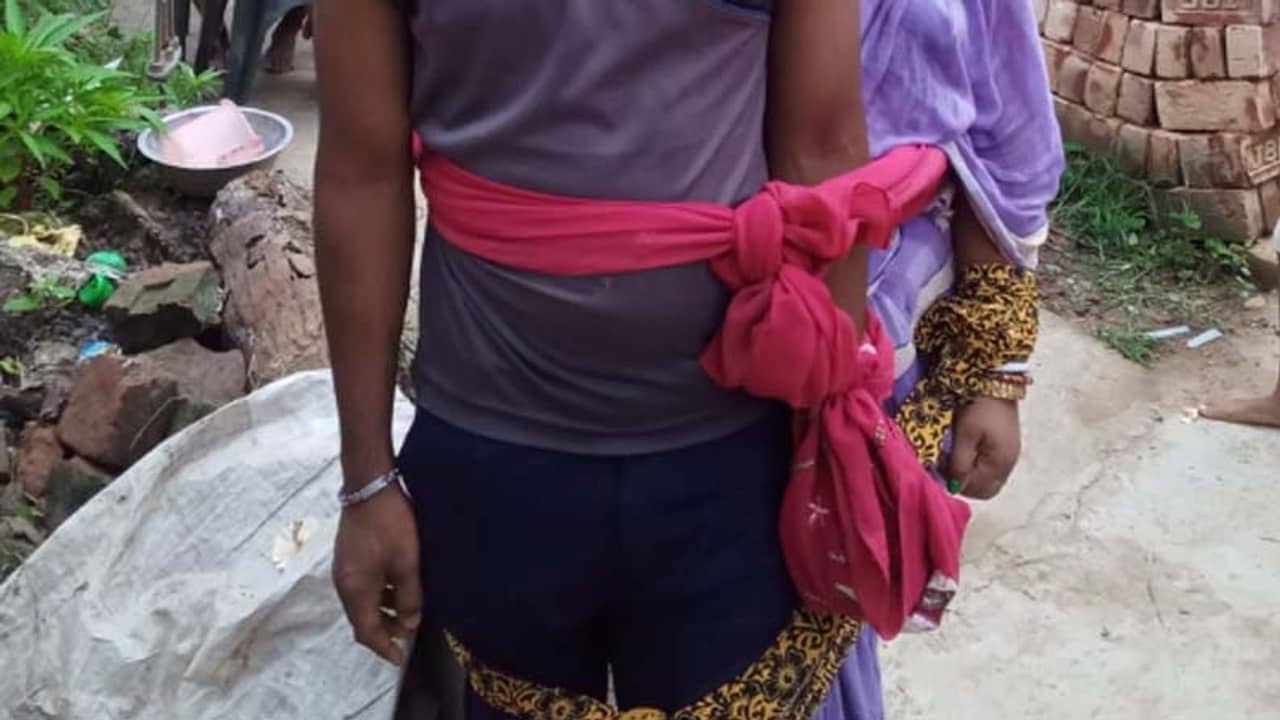 অবৈধ সম্পর্ক সন্দেহে রাতভর খুঁটিতে বেঁধে রাখা হল দুজনকে