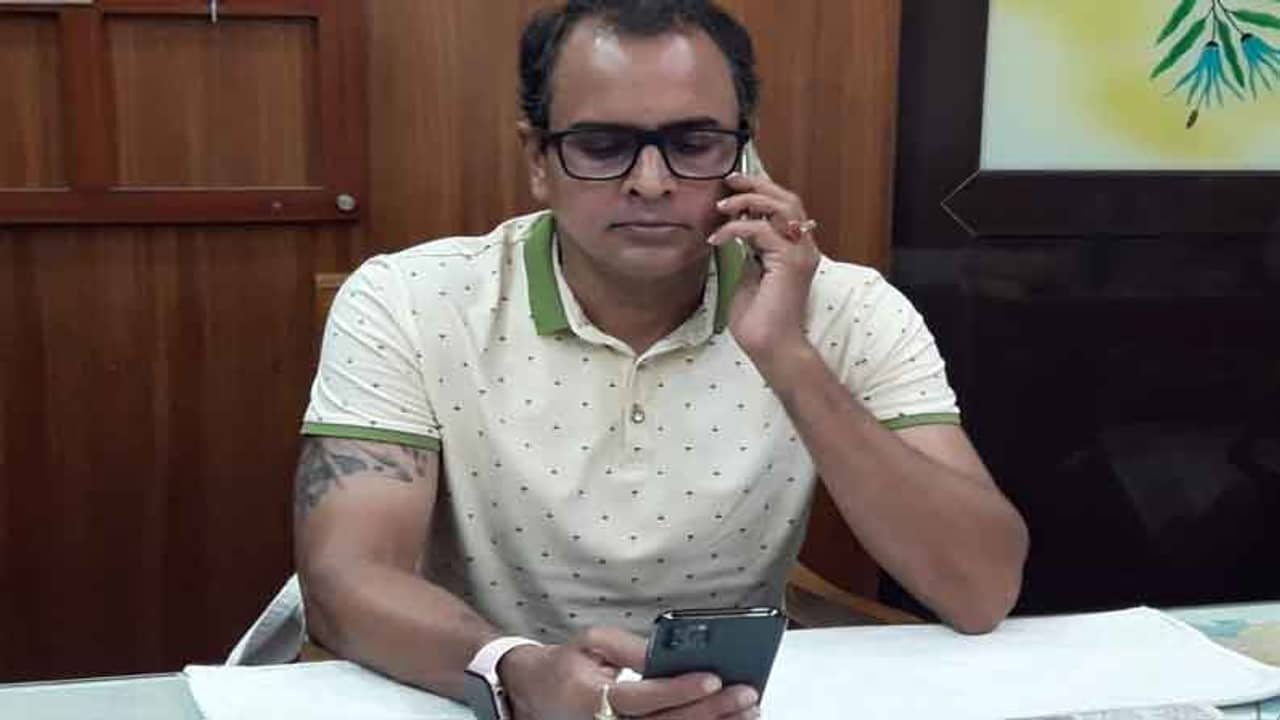 সাইবার জালিয়াতের খপ্পড় থেকে বাদ পড়ছে না পুলিশও, নিজের অভিজ্ঞতা শোনালেন বিষ্ণুপুরের ওসি