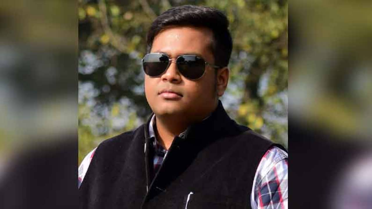 বিভিন্ন স্কুলের সঙ্গে স্মার্ট অনলাইন ক্লাস প্রোজেক্ট শুরু করতে চেয়েছিলেন দেবাঞ্জন! প্রতারণার নয়া দিক