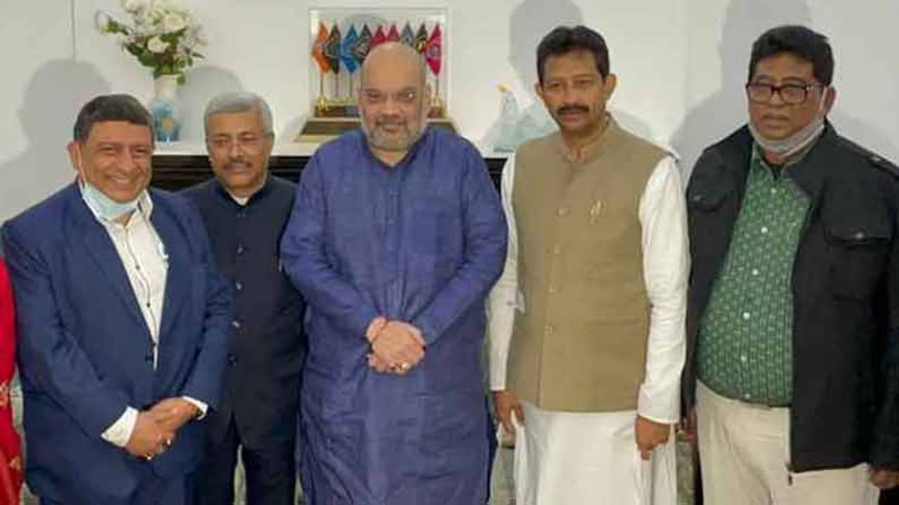 অভিষেকের প্রশংসা, মমতার প্রতি কৃতজ্ঞতা প্রকাশ, এবার কি তা হলে প্রবীর ঘোষালও?