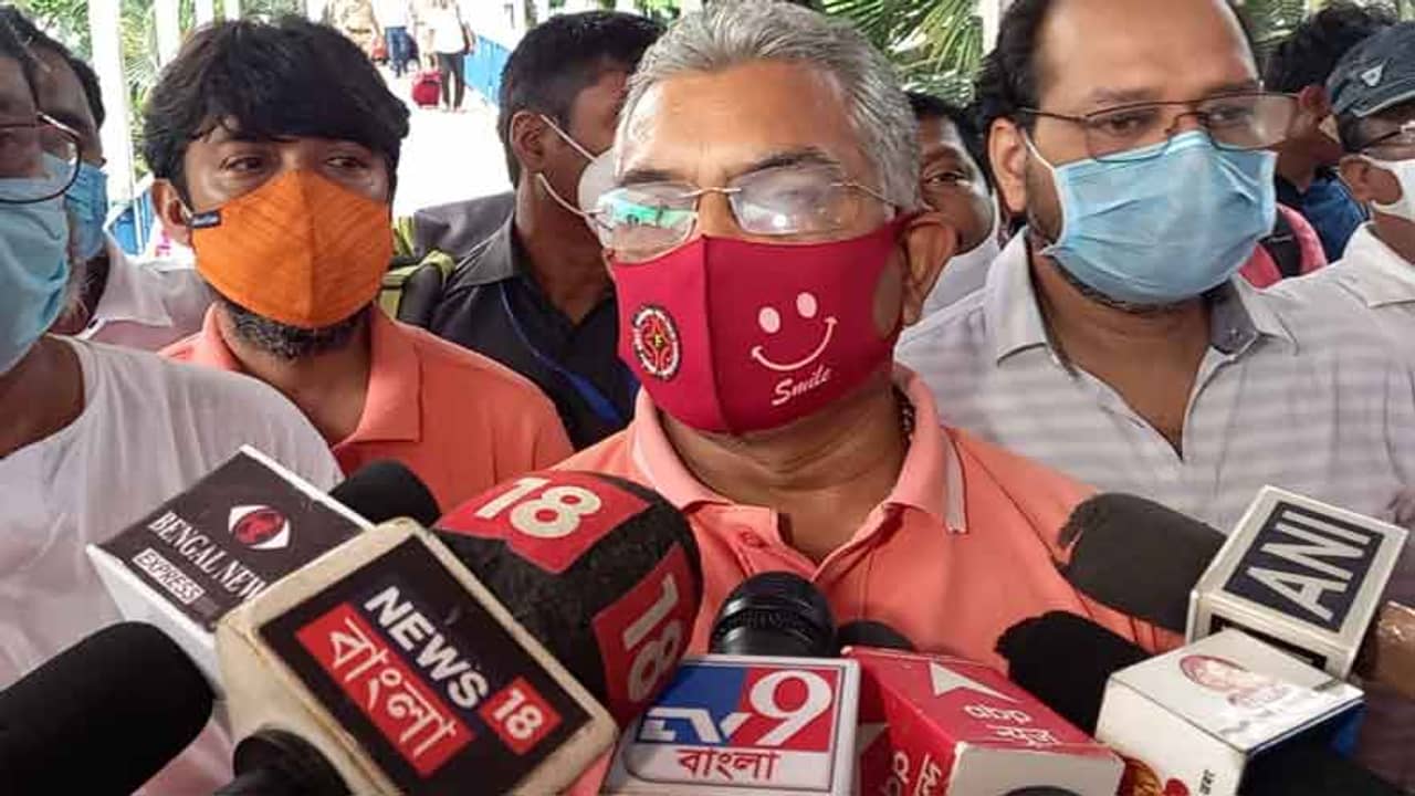 Fake Vaccination: তৃণমূলের নেতারা এখন পিঠ বাঁচাতে দেবাঞ্জনকে চিনছেন না, দাবি দিলীপের