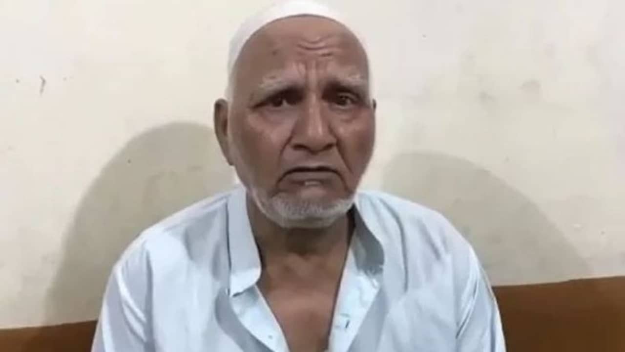 গাজিয়াবাদে বৃদ্ধকে মারধরের ঘটনায় সাম্প্রদায়িক অনুভূতি উদ্রেকের চেষ্টা, একাধিক সাংবাদিক সহ টুইটারের বিরুদ্ধে দায়ের অভিযোগ