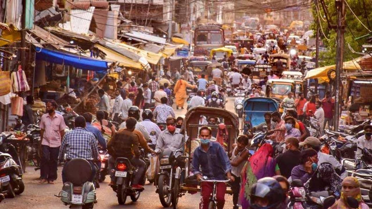 সংক্রমণ কমতেই শিথিল লকডাউনের নিয়ম, অফিসে ১০০ শতাংশ কর্মী উপস্থিতির নির্দেশ রুপাণী সরকারের