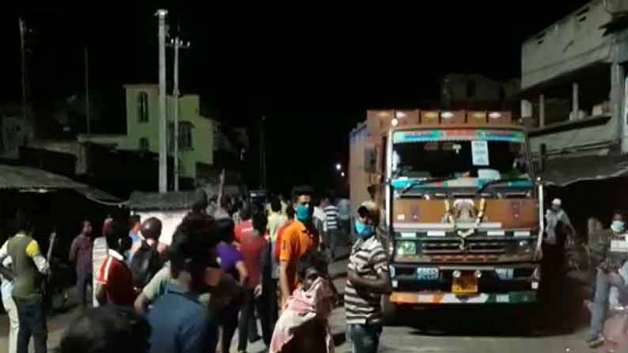 সময় না দিয়েই দোকান বন্ধ করতে বলেছে পুলিশ, তারকেশ্বরে কনটেনমেন্ট জ়োনে তুলকালাম