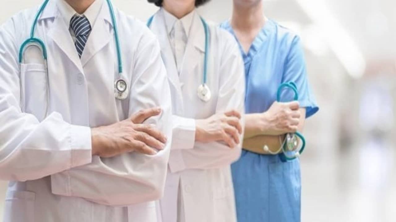 দাবিতে অনড়, করোনা আবহেই আন্দোলনে ৩,০০০ জুনিয়র চিকিৎসক