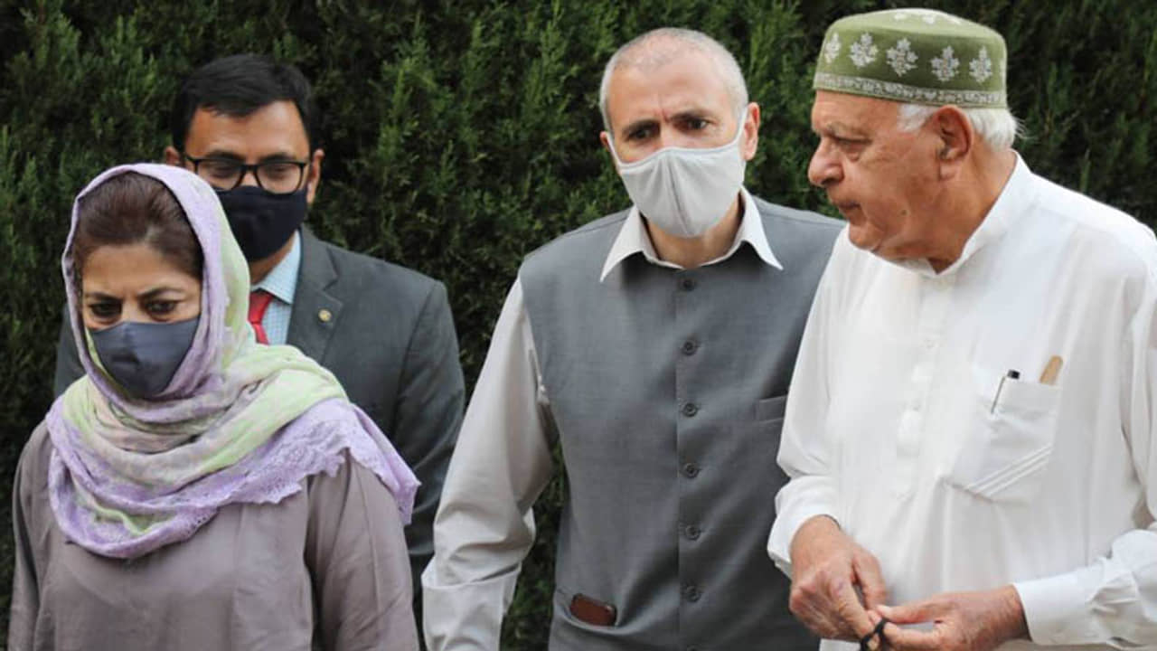 মোদীর আমন্ত্রণে সাড়া দিচ্ছে গুপকর জোট, উপত্যকা নিয়ে জল্পনা তুঙ্গে