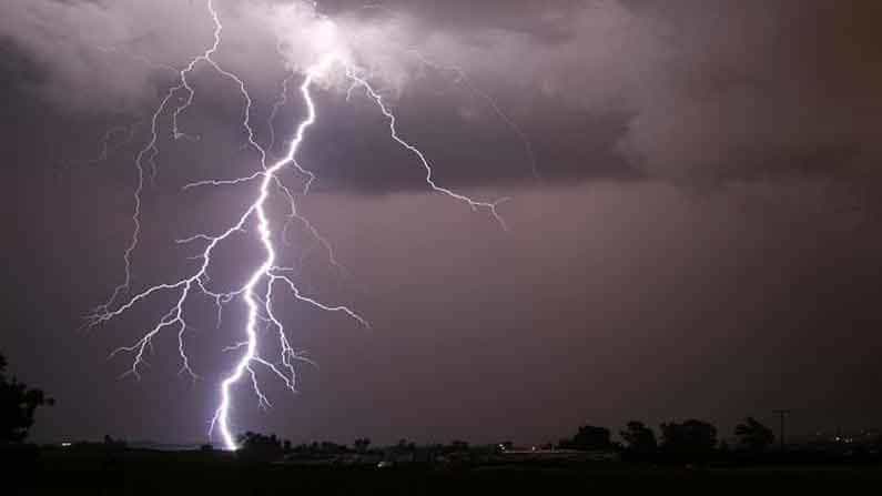 Weather Update: শক্তি হারিয়েছে গুলাব, তৈরি হয়েছে নতুন কাঁটা! দক্ষিণবঙ্গের এই জেলাগুলিতে বিপদ রয়েই গিয়েছে