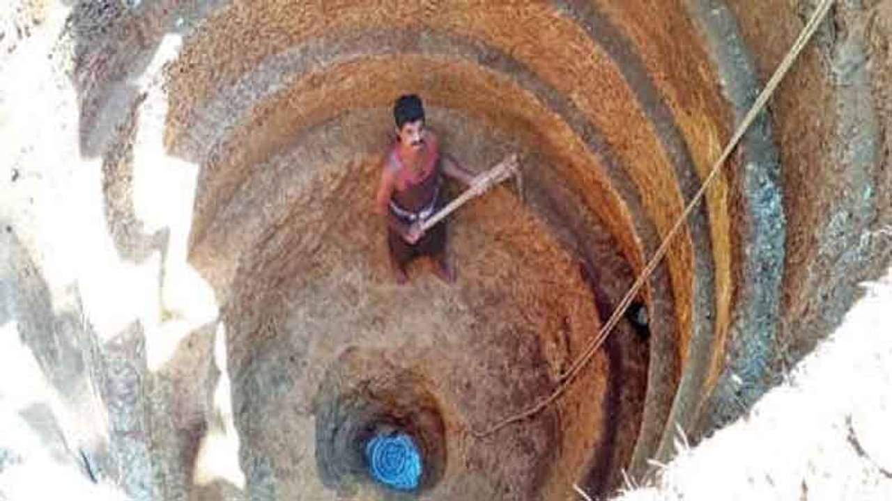 Viral Video: একা হাতে কুয়ো খুঁড়লেন, মাটি কেটে পরিষ্কারও করলেন কেরলের এই যুবক