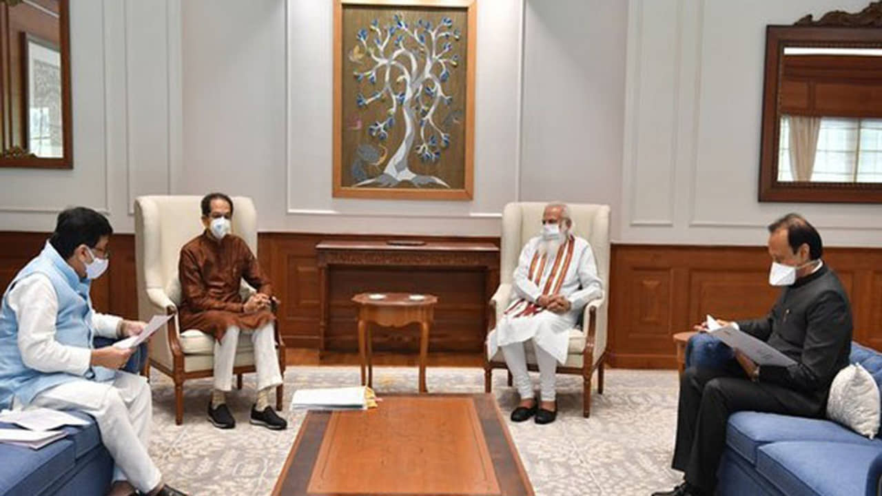 জাতীয়স্তরে ব্যবস্থা নিন, রিভেঞ্জ ট্যুরিজম-শপিং রুখতে প্রধানমন্ত্রীকে অনুরোধ ঠাকরের