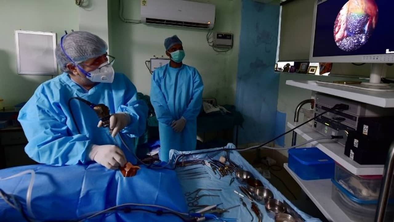 করোনাকালে শিশুদের দেহেও ব্ল্যাক ফাঙ্গাসের হানা, কোন কোন ওষুধে মিলবে মারণ সংক্রমণ থেকে মুক্তি?