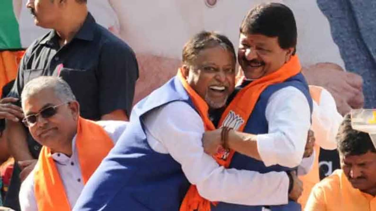 বোকা বিড়ালটিকে নিয়ে যান, কৈলাশ প্রসঙ্গে তীব্র কটাক্ষ তথাগতর