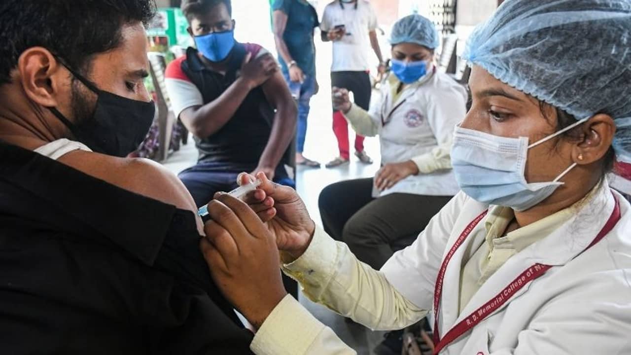 টিকাকরণে সাহায্যের হাত বাড়াতে পারবেন আপনিও, জনকল্যাণে আসছে কেন্দ্রের ই-ভাউচার সুবিধা