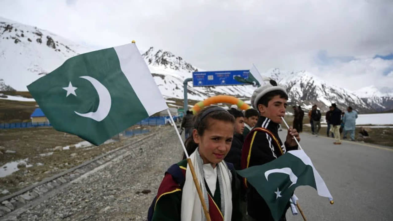 প্রত্যেকদিন গড়ে ২৮৩ জন পাকিস্তানিকে বের করে দেওয়া হয় বিশ্বের বিভিন্ন দেশ থেকে