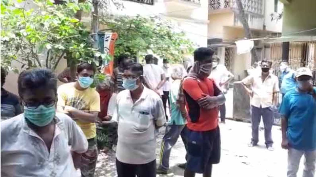 সোদপুরে ব্যবসায়ীর বাড়ি থেকে দুর্গন্ধ, দরজা ভেঙে ঘরে ঢুকতেই হতভম্ব প্রতিবেশীরা