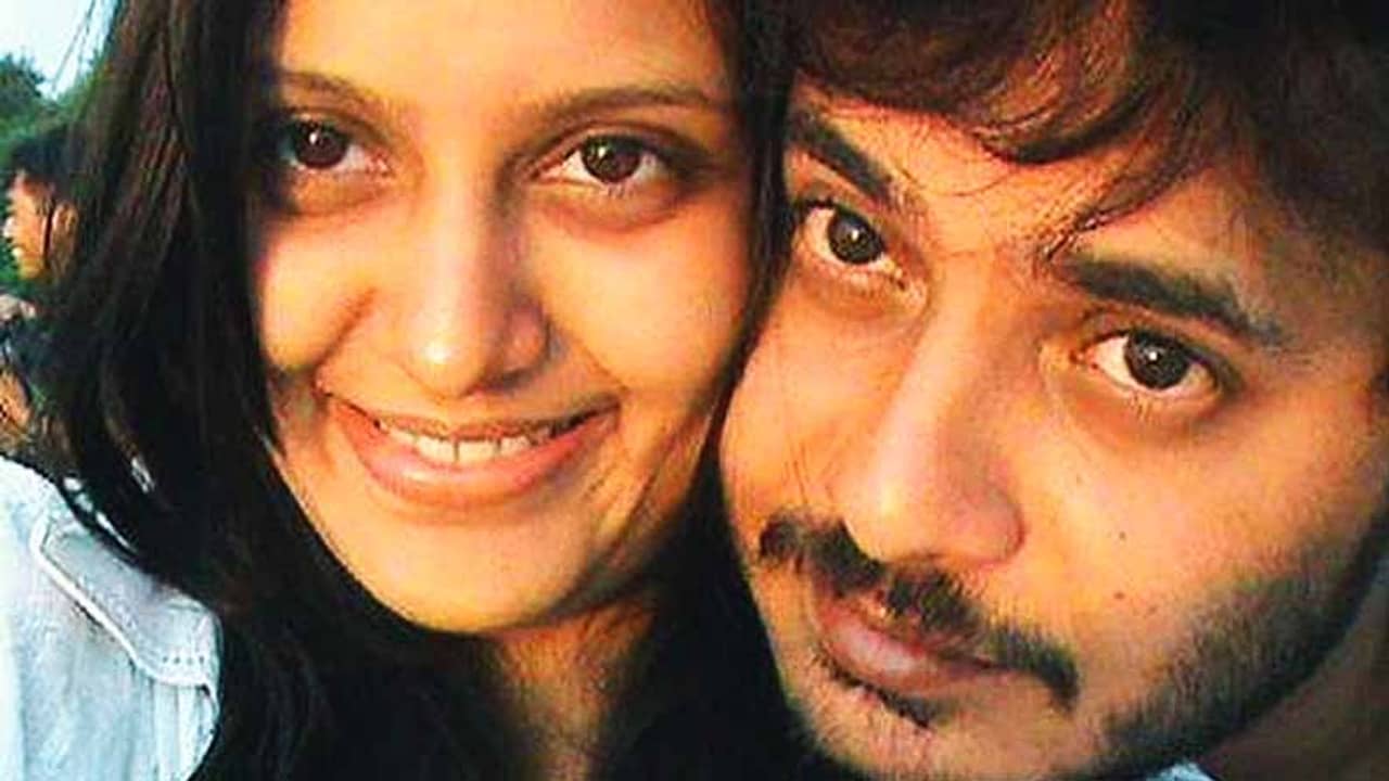 প্রিয়াঙ্কার পোস্টে ফিরল রাহুলের স্মৃতি, অভিনেত্রীর ক্যাপশন নিয়ে জোর জল্পনা টলিপাড়ায়