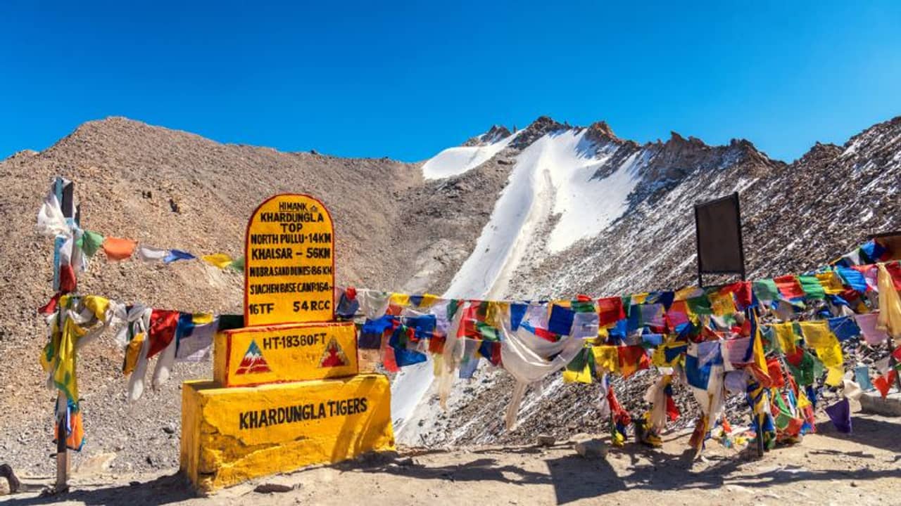 রোড ট্রিপ পছন্দ?  জেনে নিন ভারতের সবচেয়ে ভয়ঙ্কর রোড-ট্রিপগুলোর হদিশ