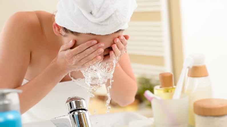 Skincare Tips: সঠিক উপায়ে ত্বক পরিষ্কার করতে মেনে চলুন এই ৯টি নিয়ম