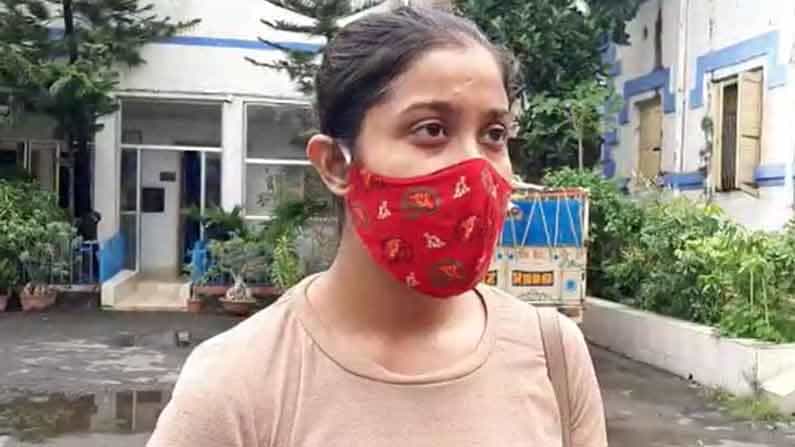 অনলাইনে খাবার অর্ডারের আগে সাবধান! সুইগিতে ১৩০ টাকার অর্ডার করে ২৫ হাজার টাকা খোয়ালেন দমদমের তরুণী অনলাইনে খাবার অর্ডারের আগে সাবধান! সুইগিতে ১৩০ টাকার অর্ডার করে ২৫ হাজার টাকা খোয়ালেন দমদমের তরুণী