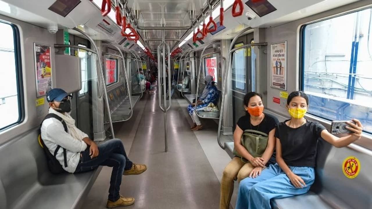 Corona Cases Lockdown News: শিশুদের করোনা চিকিৎসায় জারি গাইডলাইন, ২৪ ঘণ্টা টিকাকরণের পরামর্শ দিল অর্থমন্ত্রক