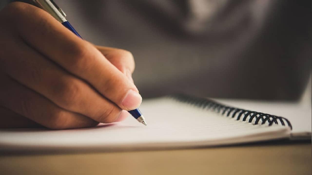 সরকারি অফিসারদের বই প্রকাশের ক্ষেত্রে অনুমতি নিতে হবে, নয়া নির্দেশিকা কেন্দ্রের