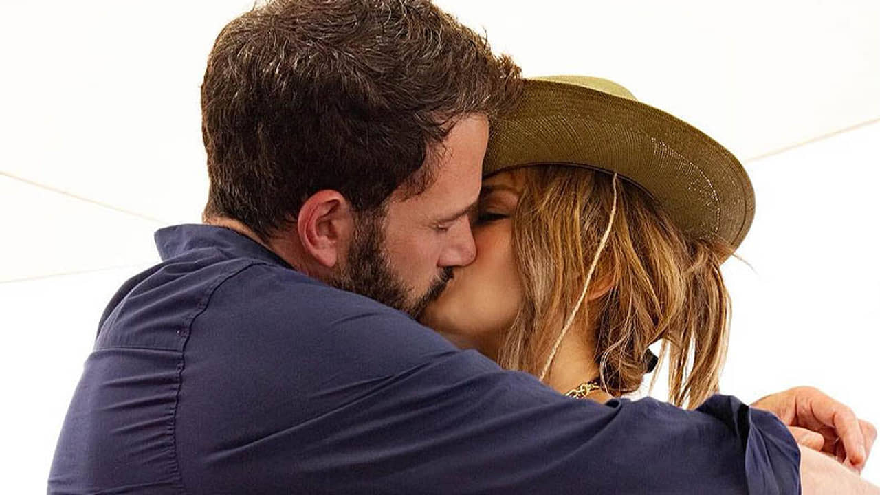 Jennifer Lopez: প্রাক্তন সম্পর্ক ফের সজীব! ১৭ বছর পর একসঙ্গে জেনিফার-বেন