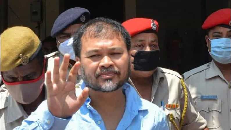 জেল থেকে বেরিয়ে কেন্দ্রীয় সরকারের বিরুদ্ধে সরব অখিল গগৈ জেল থেকে বেরিয়ে কেন্দ্রীয় সরকারের বিরুদ্ধে সরব অখিল গগৈ