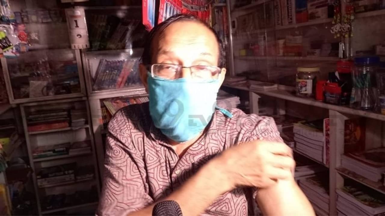 ওরা শুনলই না! প্রথম ডোজ় নিতে গিয়ে ডবল ডোজ় নিয়ে বাড়ি ফিরলেন সুজিতবাবু