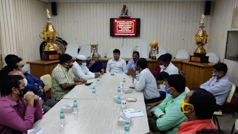 আইএফএ-র সভাতেও ইনভেস্টর-ইস্টবেঙ্গল ভুল বোঝাবুঝি আইএফএ-র সভাতেও ইনভেস্টর-ইস্টবেঙ্গল ভুল বোঝাবুঝি