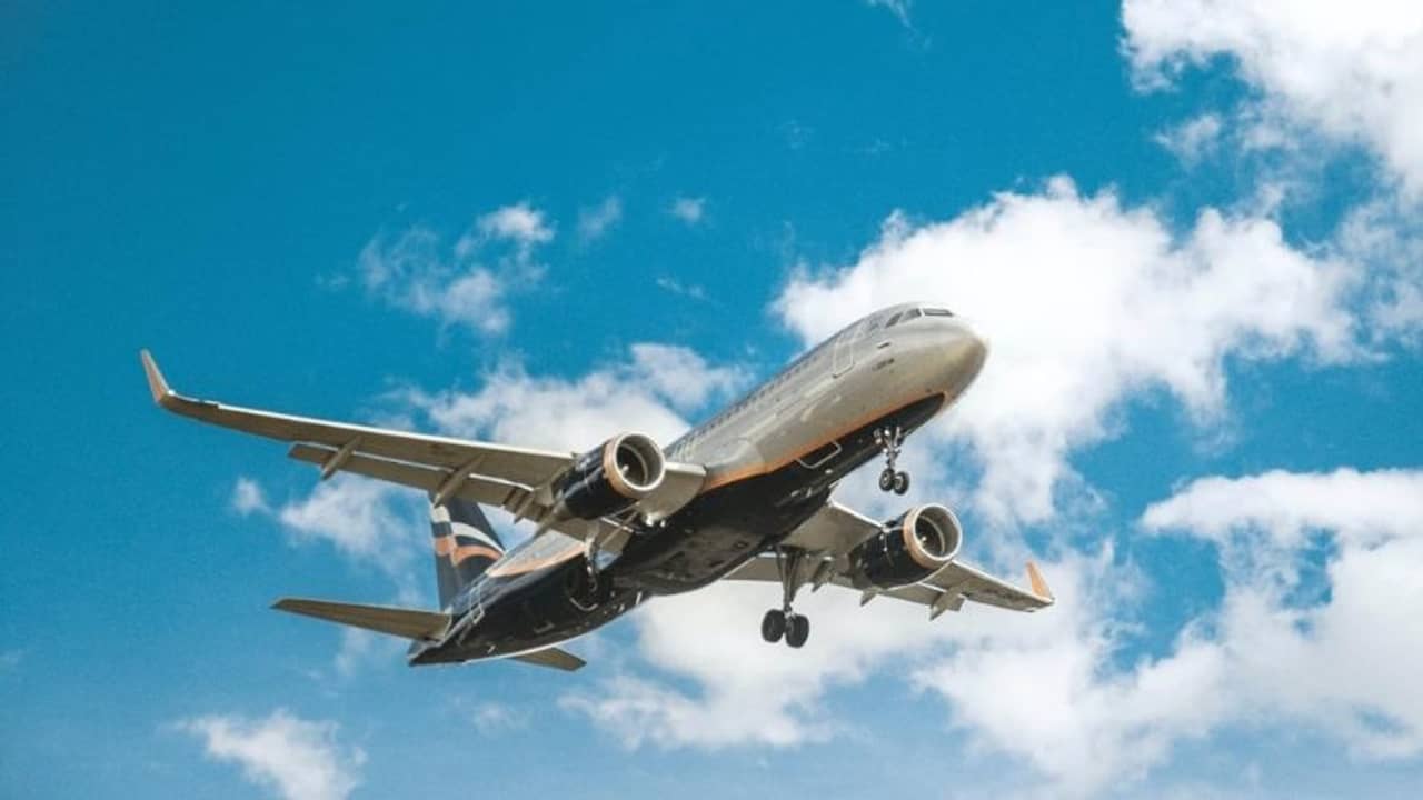৬৫ শতাংশ যাত্রী নিয়ে উড়বে বিমান, নয়া নির্দেশিকা কেন্দ্রের