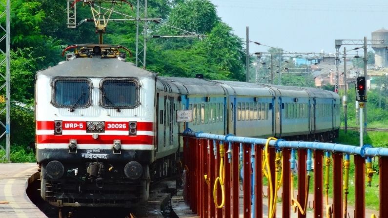 মিশন রফতার: হাওড়া থেকে ঘণ্টায় ১৬০ কিলোমিটার বেগে ছুটবে ট্রেন! তুঙ্গে রেলের তৎপরতা