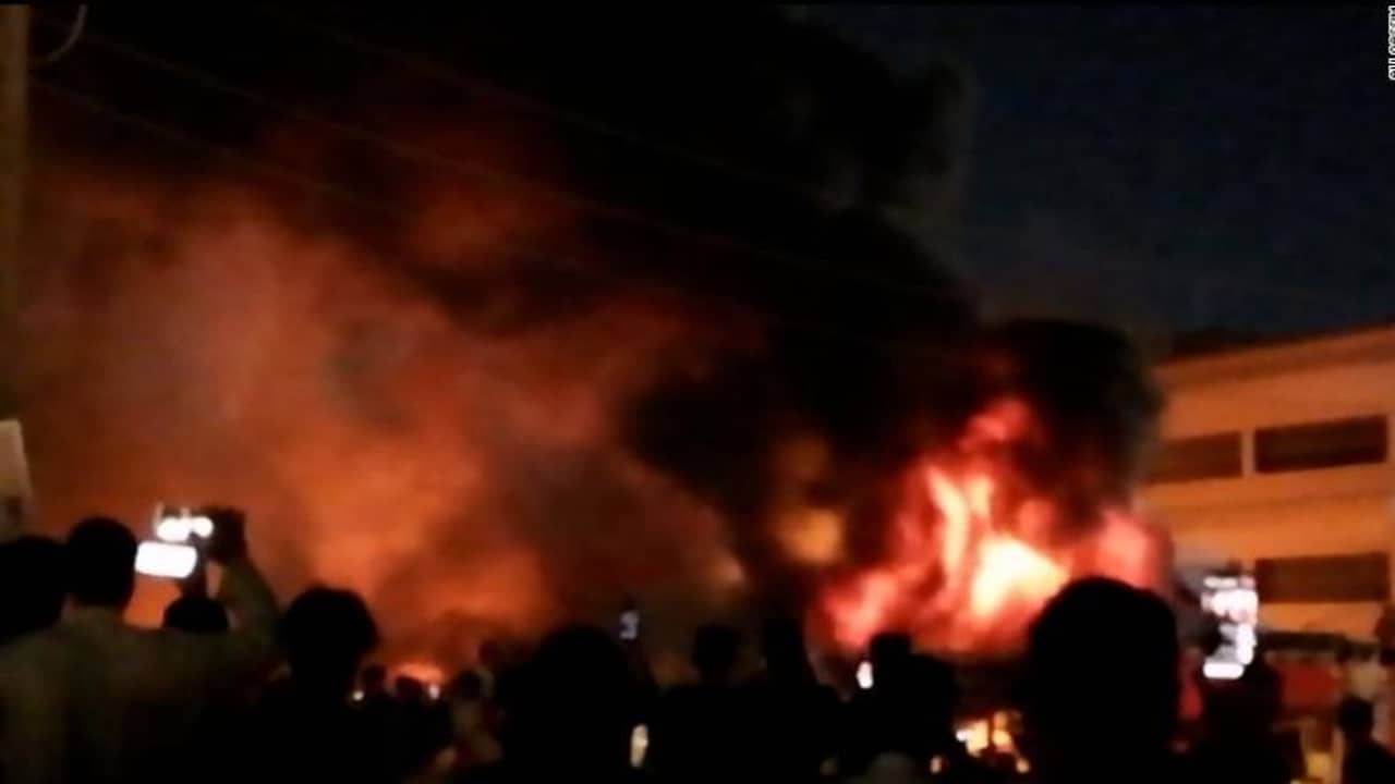 করোনা হাসপাতালে বিধ্বংসী আগুন, মৃত ৪৪