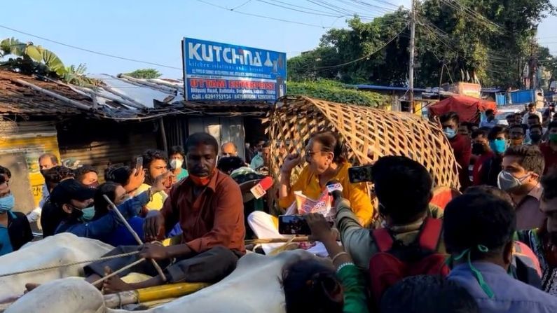 'মোদীবাবু কথা দিয়েছিলেন গরুর গাড়ি চড়বেন', প্রতিবাদে পথে মদন