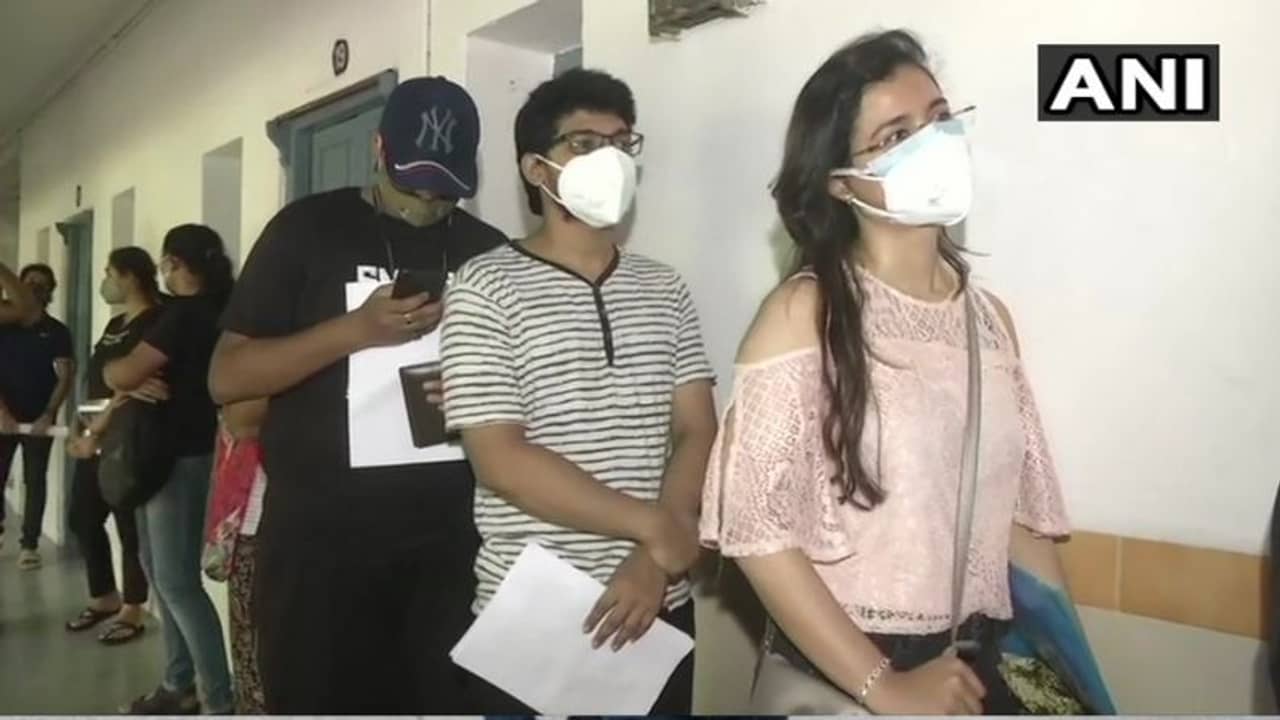 একদিনেই ৮ লক্ষ টিকাকরণ, রেকর্ড ঠাকরে রাজ্যে