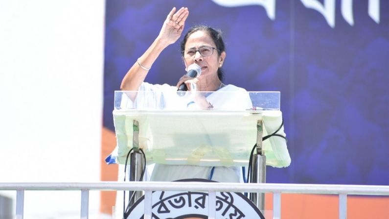 লক্ষ্য জাতীয় রাজনীতি! চলতি মাসেই দিল্লি যেতে পারেন মমতা