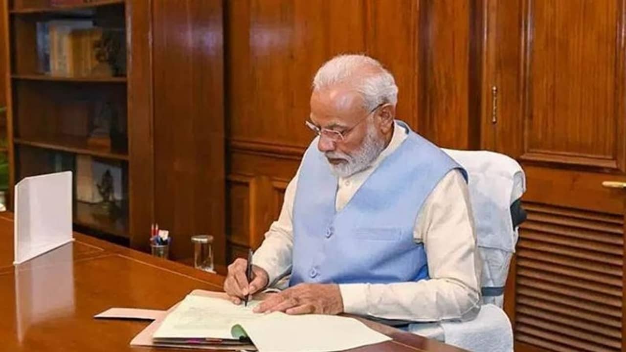 লক্ষ্য স্থির করে দিয়েছেন প্রধানমন্ত্রী, পূরণ করতেই হবে, স্বাস্থ্যমন্ত্রককে কী কাজ দিলেন নমো?