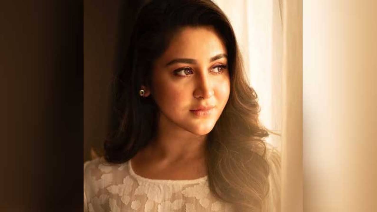 ছোটবেলার ‘প্রেম’-এর কথা স্বীকার, এখনও ভুলতে পারেননি ঐন্দ্রিলা!