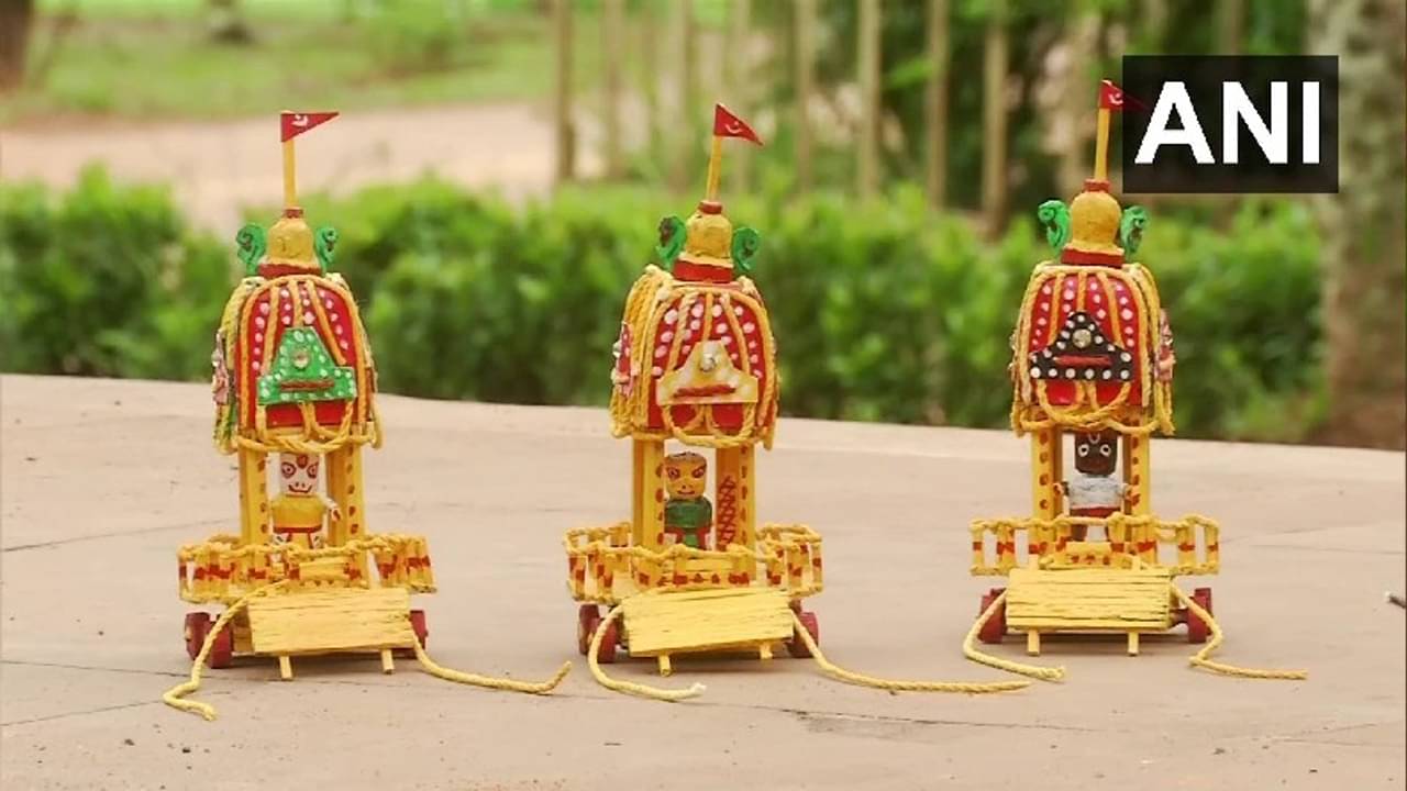 দেশলাই কাঠি দিয়ে তৈরি রথ, নজর কাড়ল অনেকের